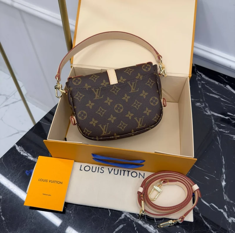 Louis Vuitton Saumur BB