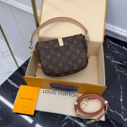 Louis Vuitton Saumur BB