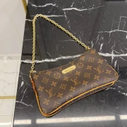 Liv Pochette