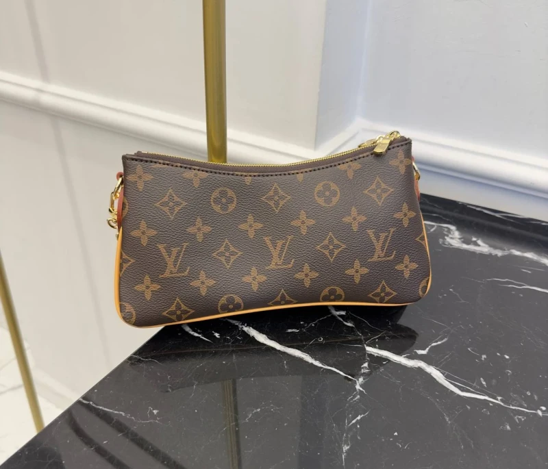 Liv Pochette