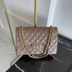 Chanel Klassische Maxi-Handtasche