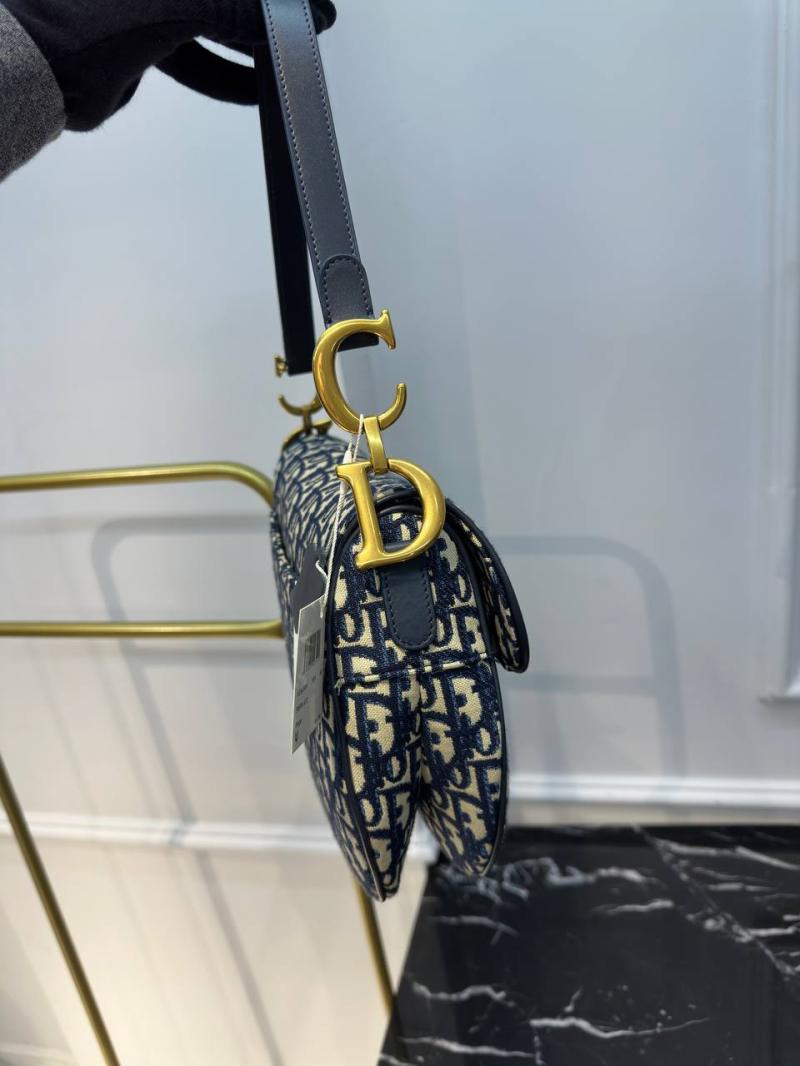 Christian Dior Saddle mit Trageriemen