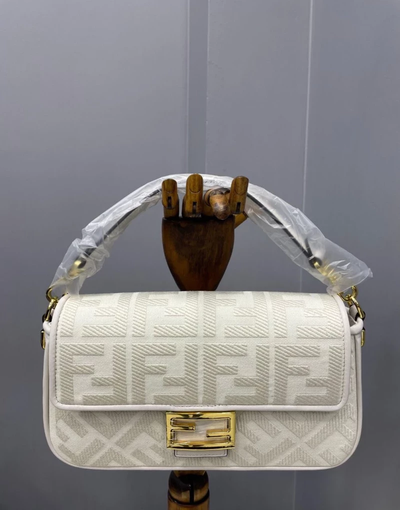 Fendi Baguette