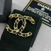 Chanel Brosche