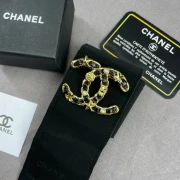 Chanel Brosche