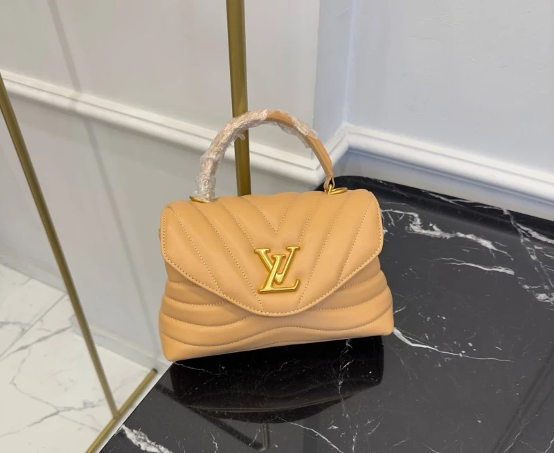 Louis Vuitton Hold Me