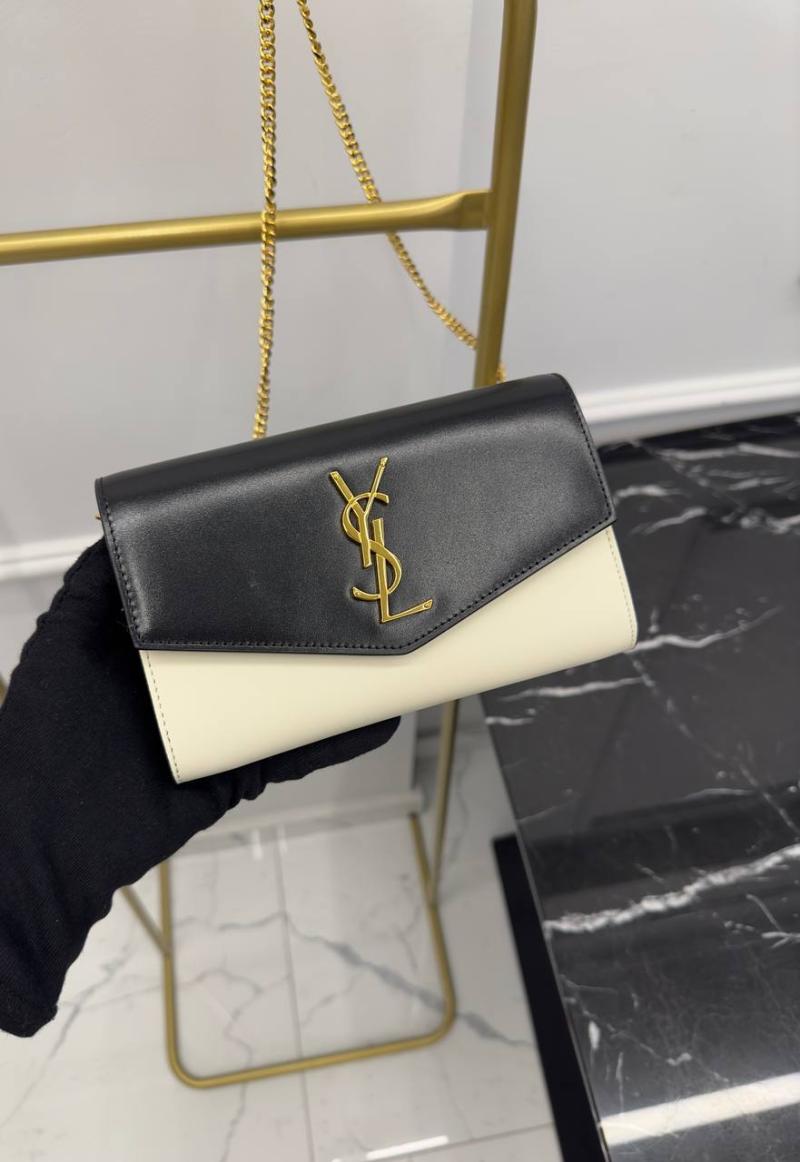 Uptown Chain Wallet