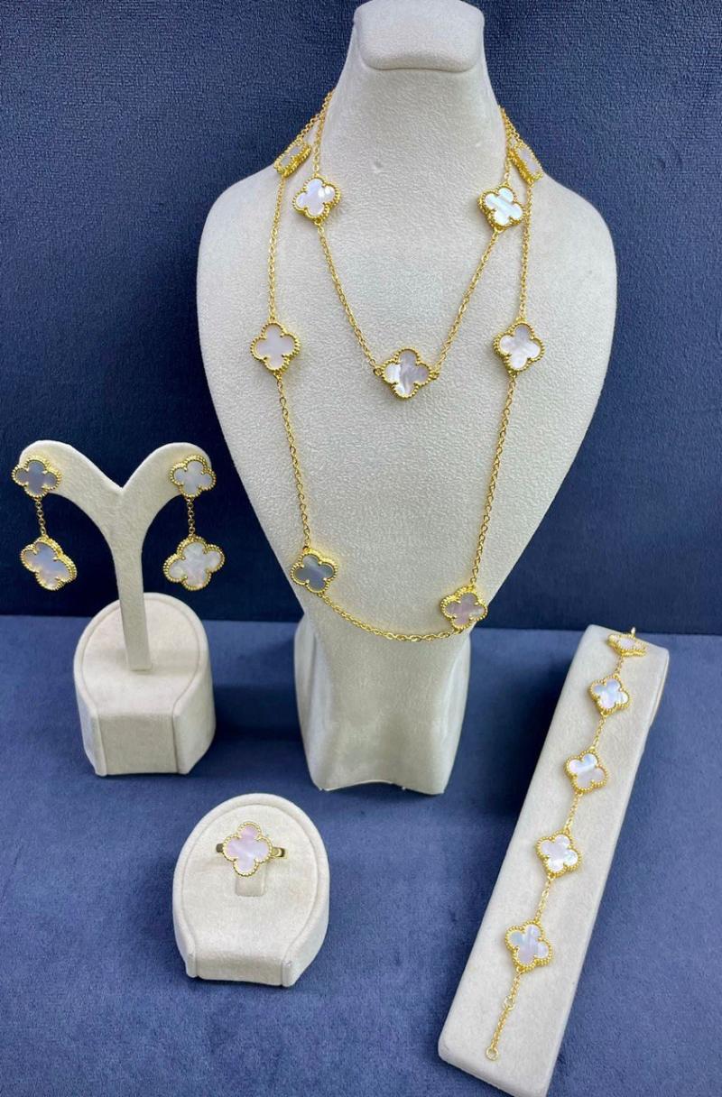 Van Cleef & Arpels Set