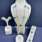 Van Cleef & Arpels Set